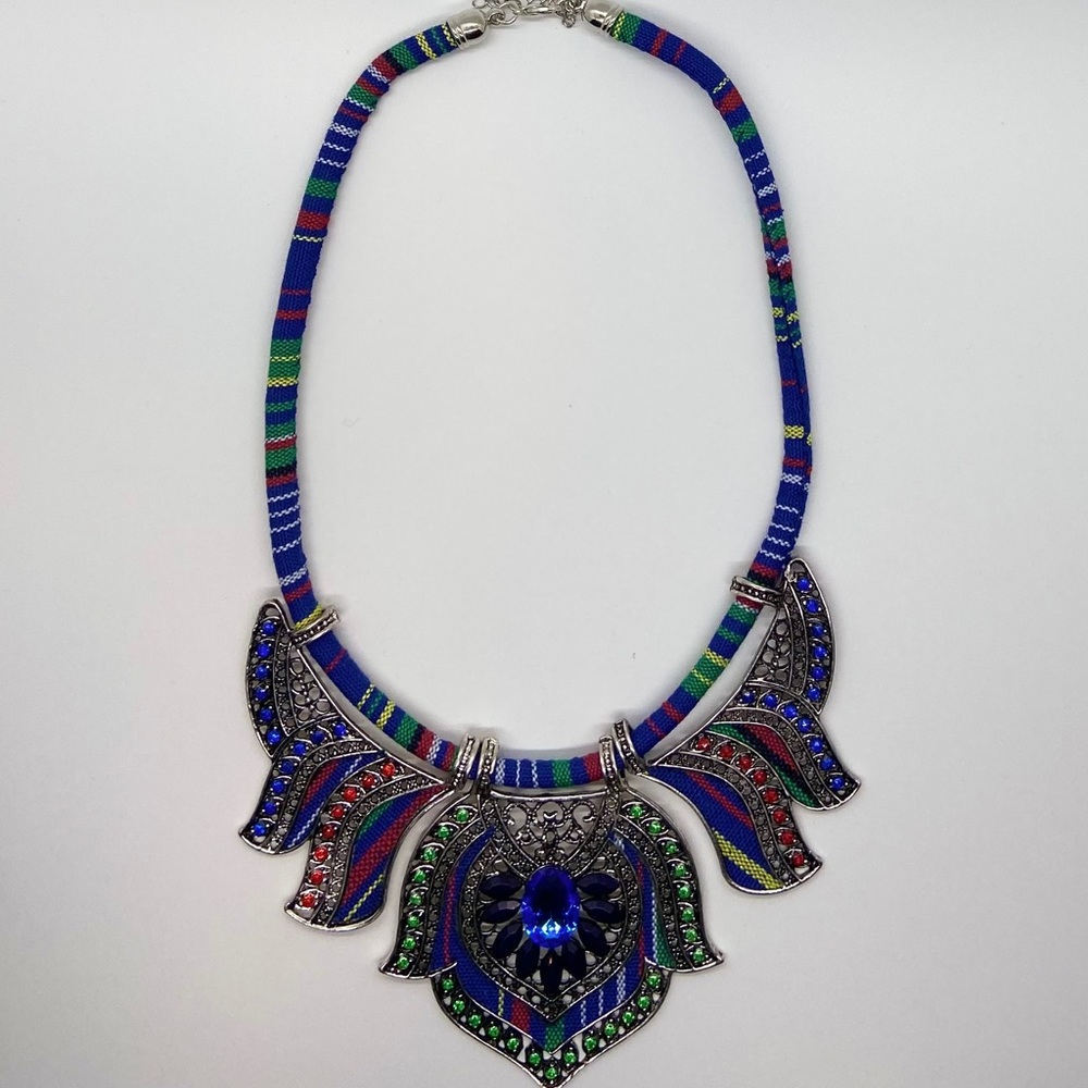 Multi color statement necklace - Picture 4 of 9